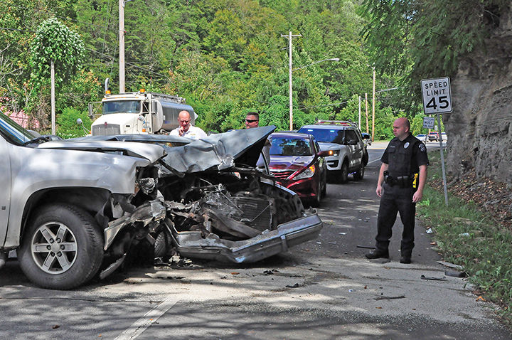 Wreck injures one